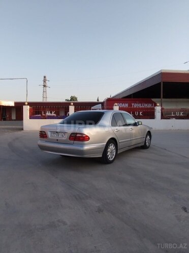 Mercedes E 220 d 2000, 530,000 km - 2.2 l - Sabirabad