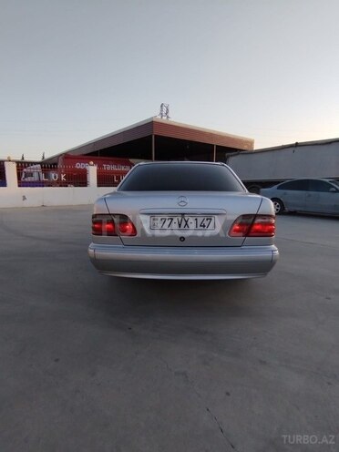 Mercedes E 220 d 2000, 530,000 km - 2.2 l - Sabirabad