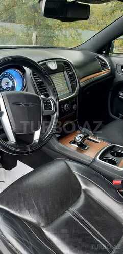 Chrysler 300C-9