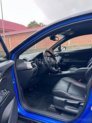 Toyota C-HR 2018, 136,000 km - 1.8 л - Gəncə