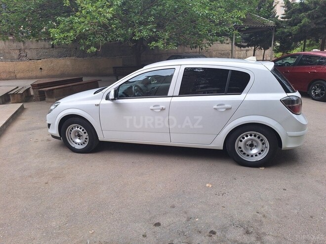 Opel Astra 2009, 202,000 km - 1.4 l - Bakı