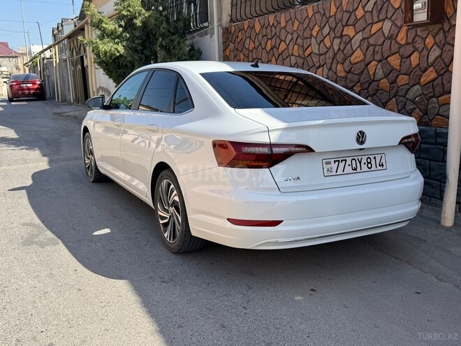 Volkswagen Jetta-11