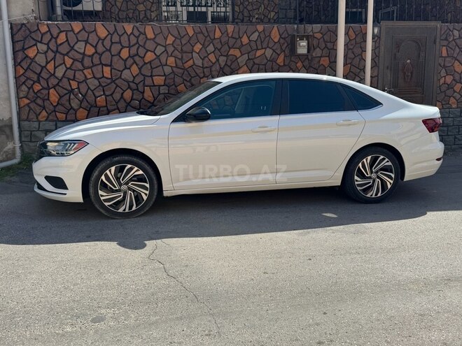 Volkswagen Jetta-13