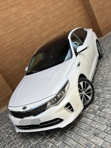 Kia K5-4