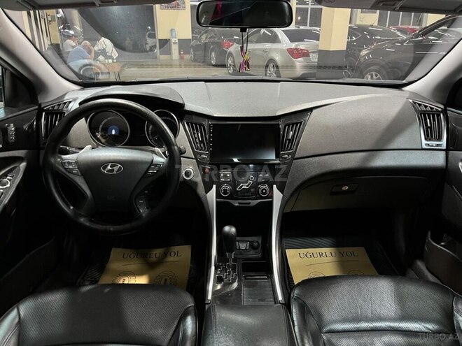 Hyundai Sonata-16