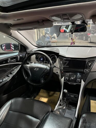Hyundai Sonata-17