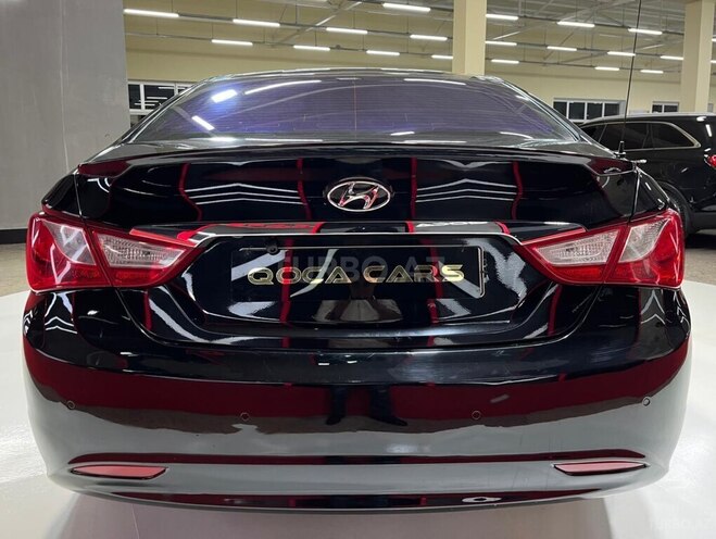 Hyundai Sonata-13
