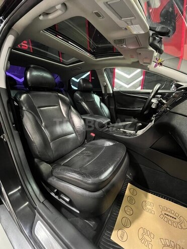 Hyundai Sonata-19