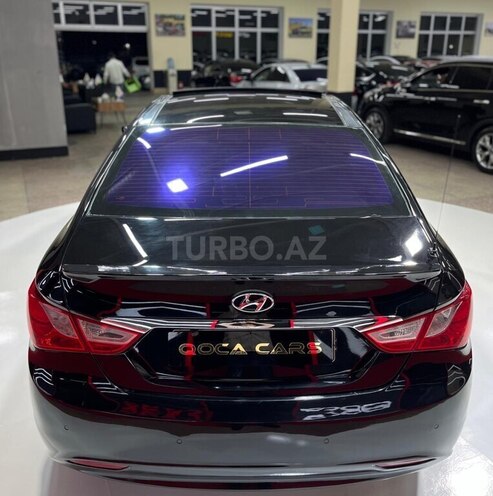 Hyundai Sonata-12