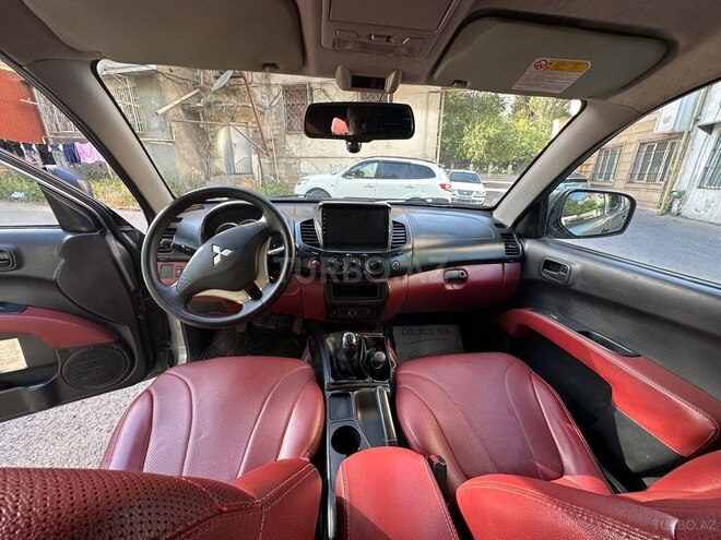 Mitsubishi L200 2015, 290,000 km - 2.5 l - Bakı