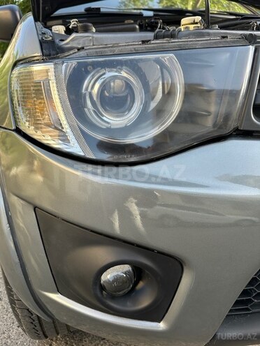 Mitsubishi L200 2015, 290,000 km - 2.5 l - Bakı