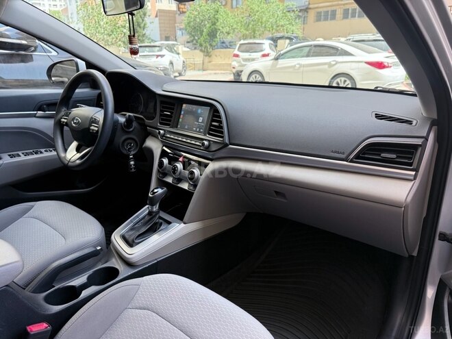 Hyundai Elantra 2019, 58,400 km - 2.0 l - Bakı