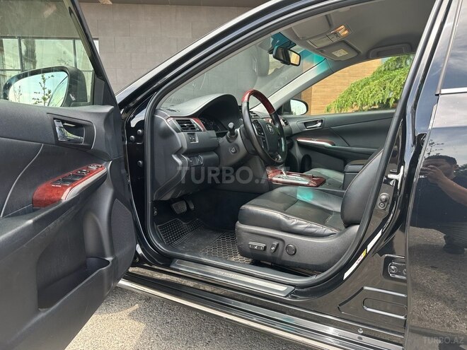 Toyota Camry-9