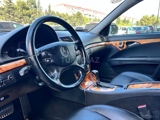 Mercedes E 240-5