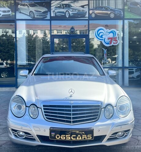 Mercedes E 240-1