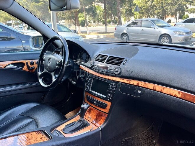 Mercedes E 240-6