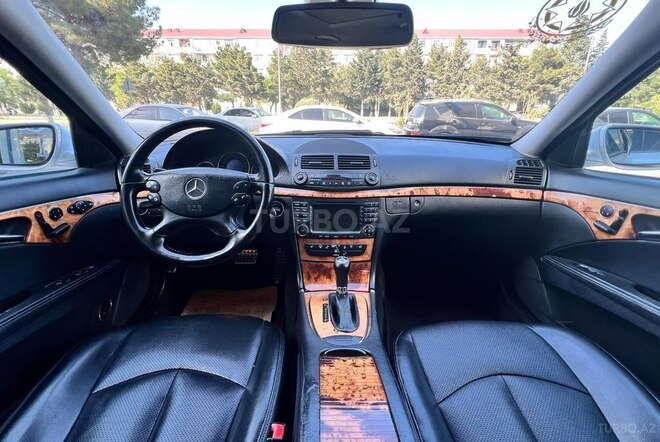 Mercedes E 240-8