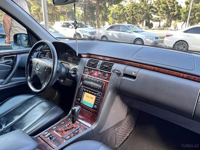 Mercedes E 280 2000, 193,000 km - 2.8 l - Sumqayıt