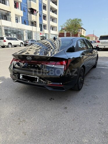 Hyundai Elantra-4