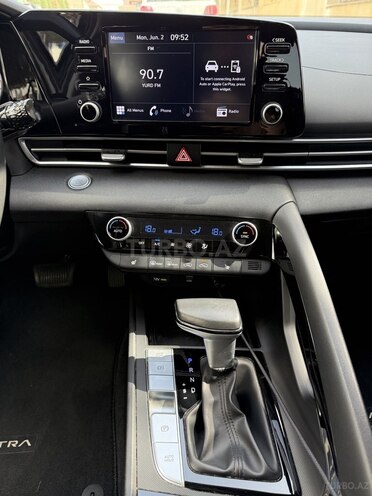Hyundai Elantra-8