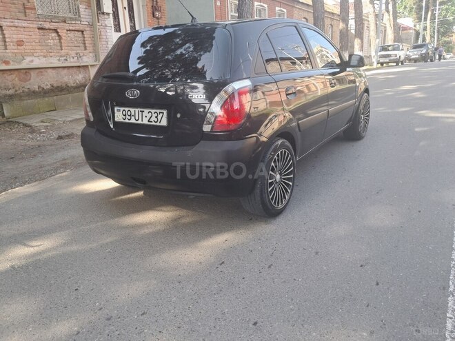 Kia Rio 2007, 253,000 km - 1.5 l - Qazax