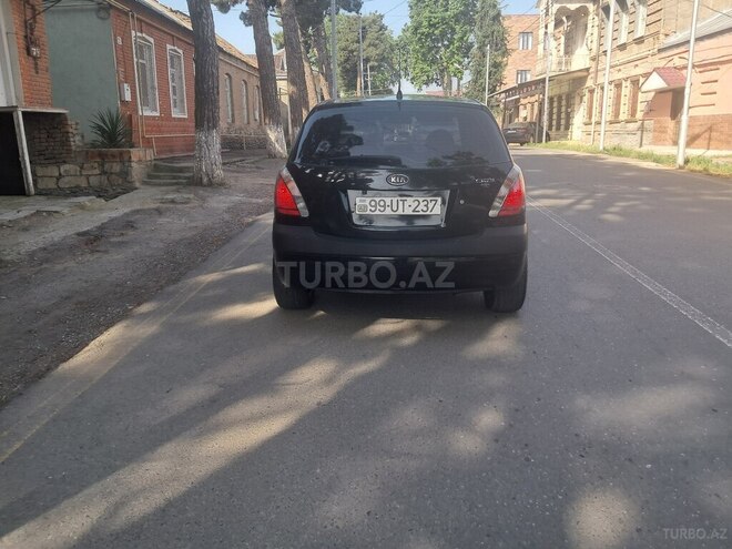 Kia Rio 2007, 253,000 km - 1.5 l - Qazax