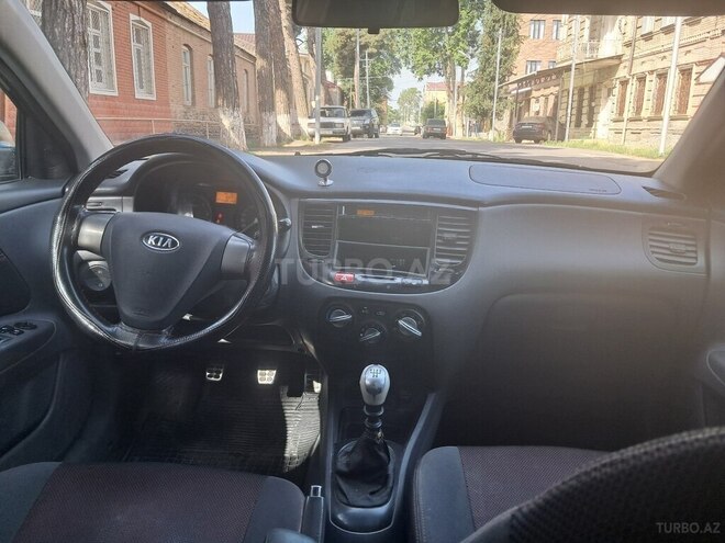 Kia Rio 2007, 253,000 km - 1.5 l - Qazax