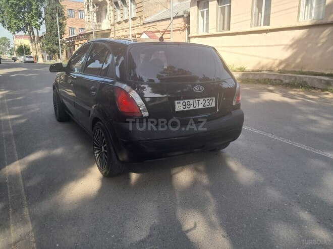 Kia Rio 2007, 253,000 km - 1.5 l - Qazax