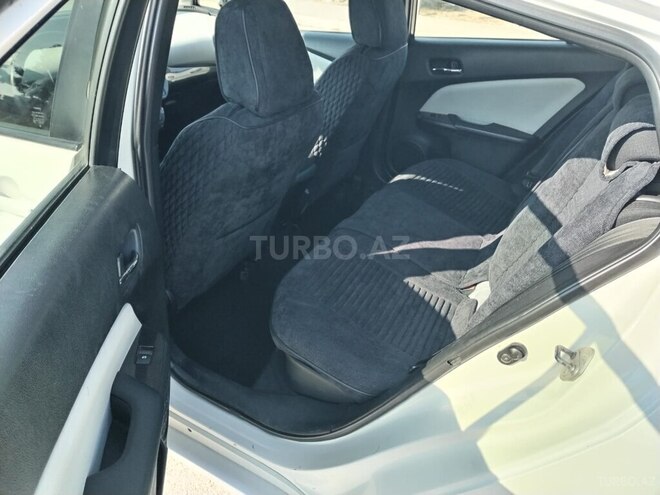 Toyota Prius 2018, 119,000 km - 1.8 l - Sumqayıt