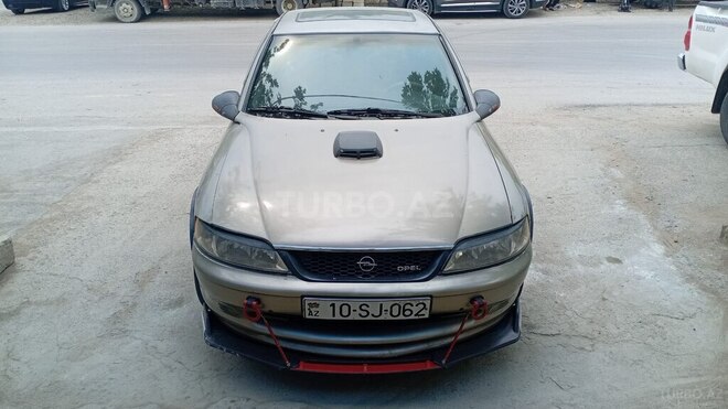 Opel Vectra 1996, 237,000 km - 1.6 l - Sumqayıt