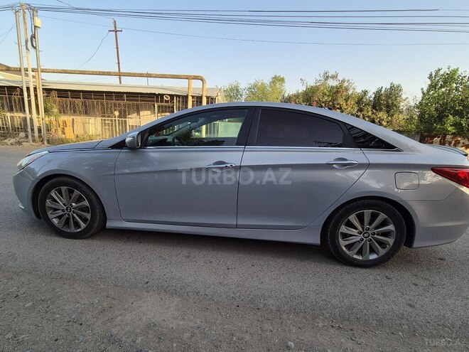 Hyundai Sonata 2014, 119,643 km - 2.0 l - Salyan