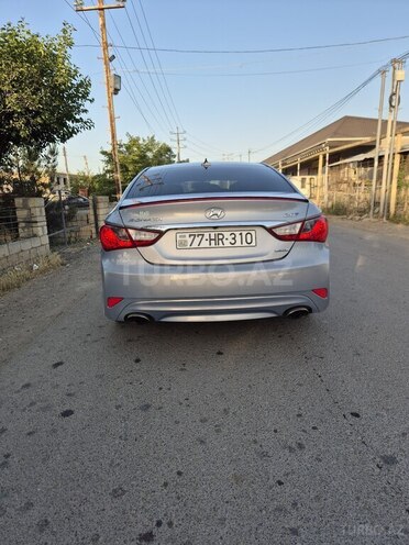 Hyundai Sonata 2014, 119,643 km - 2.0 l - Salyan
