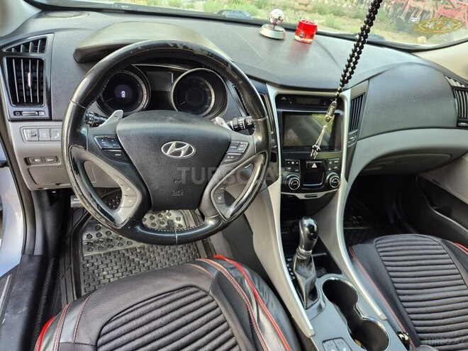Hyundai Sonata 2014, 119,643 km - 2.0 l - Salyan
