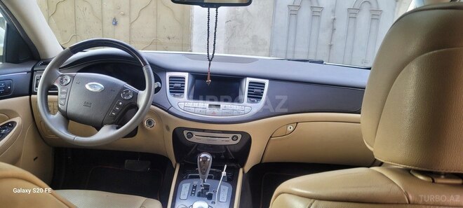 Hyundai Genesis 2010, 250,000 km - 3.8 л - Mingəçevir