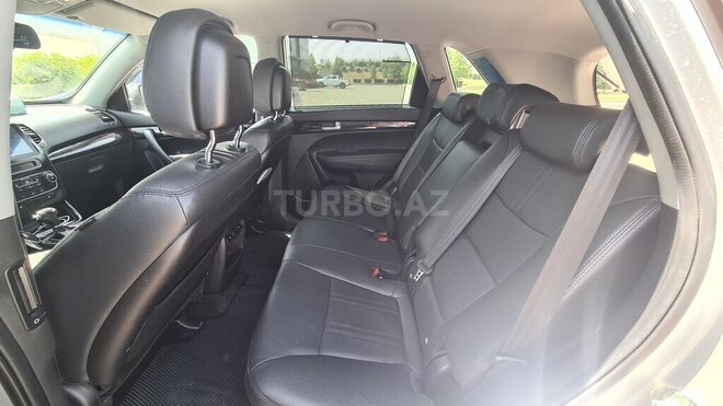 Kia Sorento-9