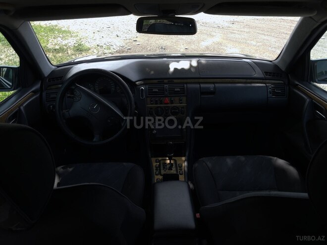 Mercedes E 240 1999, 182 km - 2.4 l - Gəncə