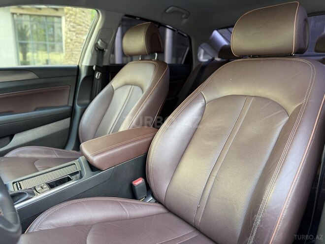 Hyundai Sonata-18