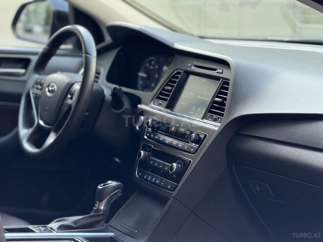 Hyundai Sonata-13