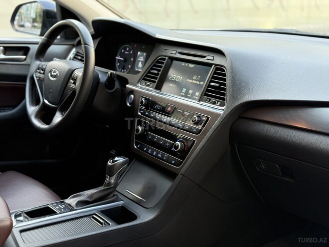Hyundai Sonata-14