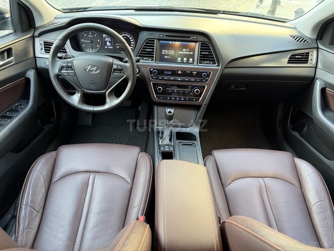 Hyundai Sonata-15