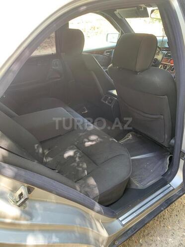 Mercedes E 240 1997, 345,773 km - 2.4 l - Bakı
