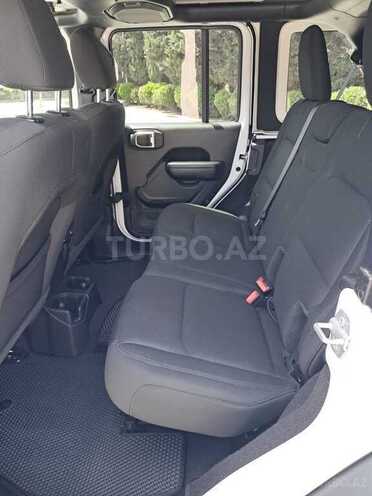 Jeep Wrangler-11