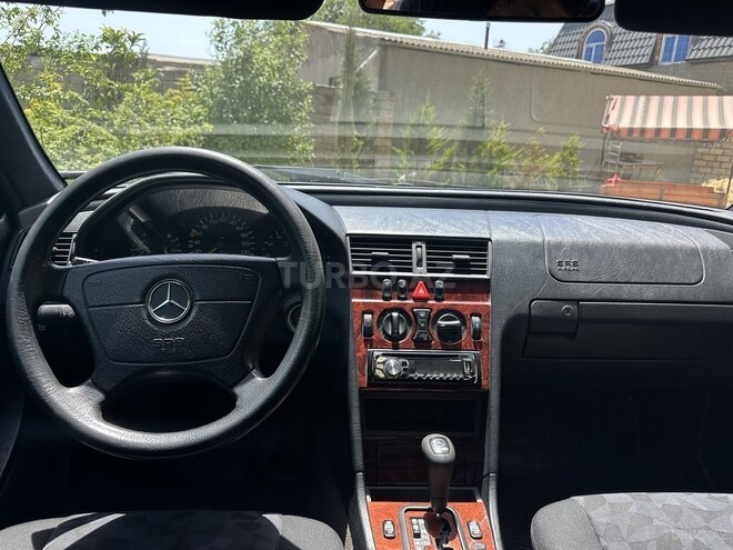 Mercedes C 180 1999, 242,000 km - 1.8 l - Bakı