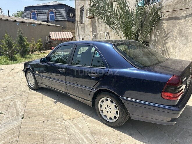 Mercedes C 180 1999, 242,000 km - 1.8 l - Bakı