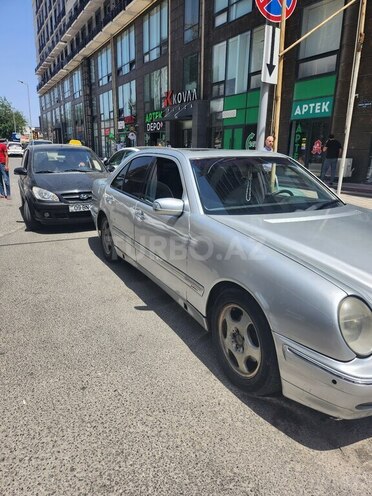 Mercedes E 240 1999, 453,580 km - 2.4 l - Bakı