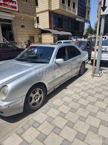 Mercedes E 240 1999, 453,580 km - 2.4 l - Bakı