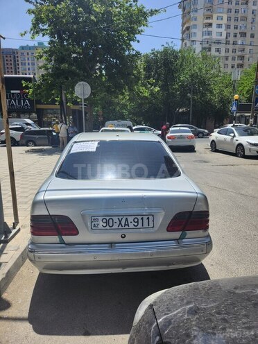 Mercedes E 240 1999, 453,580 km - 2.4 l - Bakı