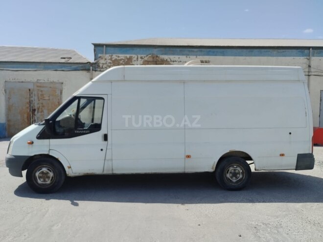 Ford Transit-3