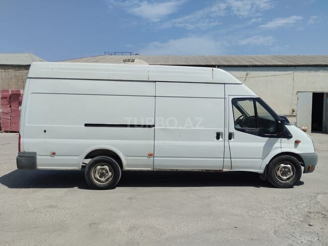 Ford Transit-2
