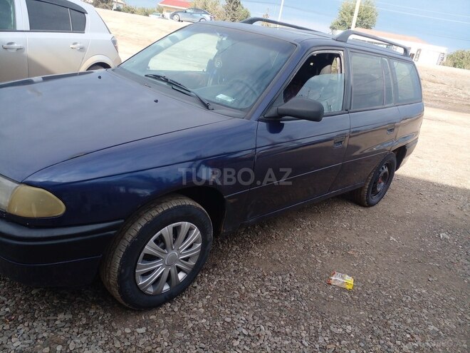 Opel Astra 1994, 160,000 km - 1.6 l - Salyan
